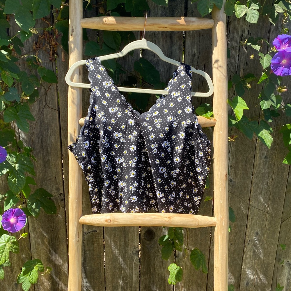Daisy crop top